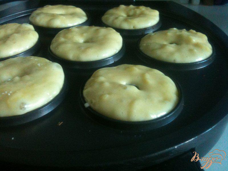 Фото приготовление рецепта: Яблочные пончики шаг №4