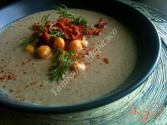 Фото приготовление рецепта: Крем-суп из шампиньонов с горохом нут шаг №6
