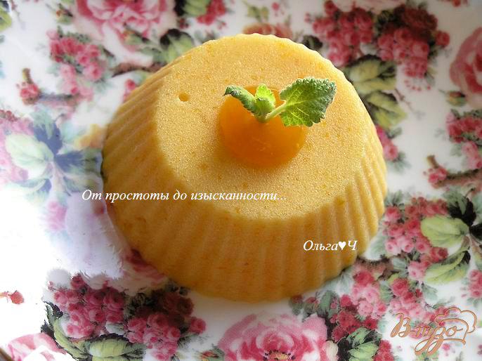 Фото приготовление рецепта: Пирожное-суфле из хурмы с абрикосовым конфитюром «Оранжевые облака» шаг №5