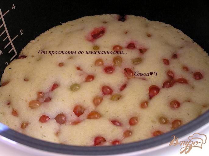 Фото приготовление рецепта: Пирог с крыжовником (в мультиварке) шаг №5