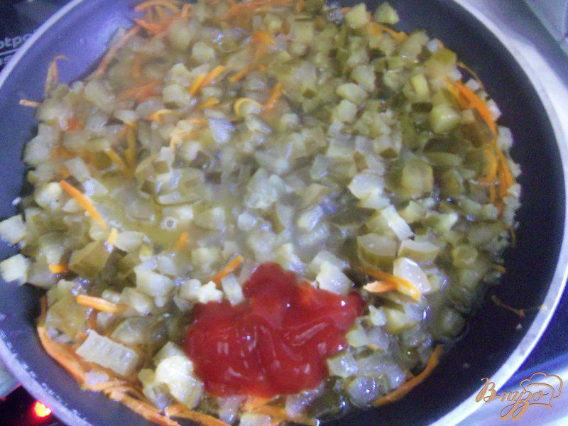 Фото приготовление рецепта: Суп фасолевый с солеными огурцами шаг №2