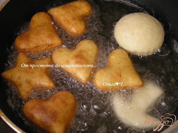 Фото приготовление рецепта: Творожные пончики с дынно-лимонным курдом шаг №5