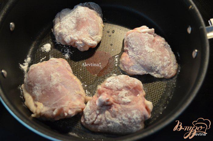 Фото приготовление рецепта: Куриные бедрышки в соусе кремово-горчичном шаг №2