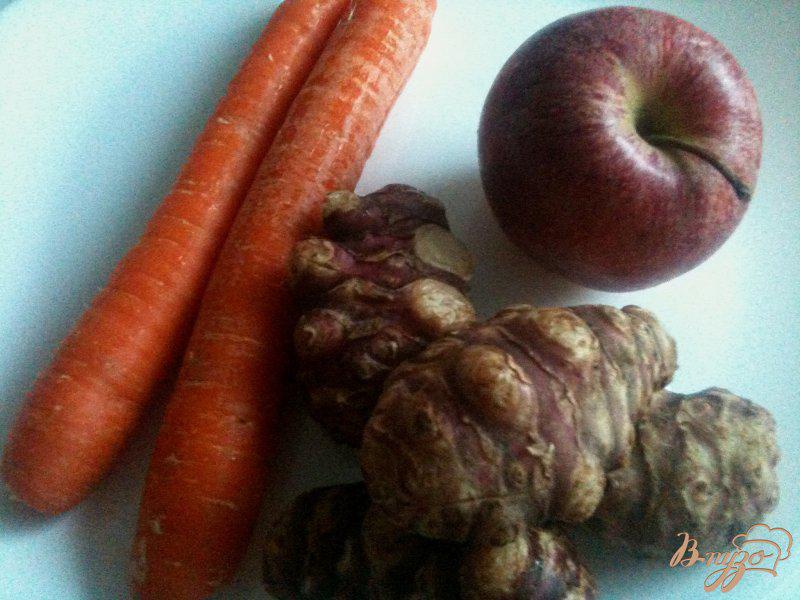 Фото приготовление рецепта: Салат с морковью и топинамбуром шаг №1