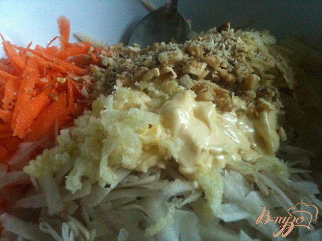 Фото приготовление рецепта: Салат с морковью и топинамбуром шаг №3