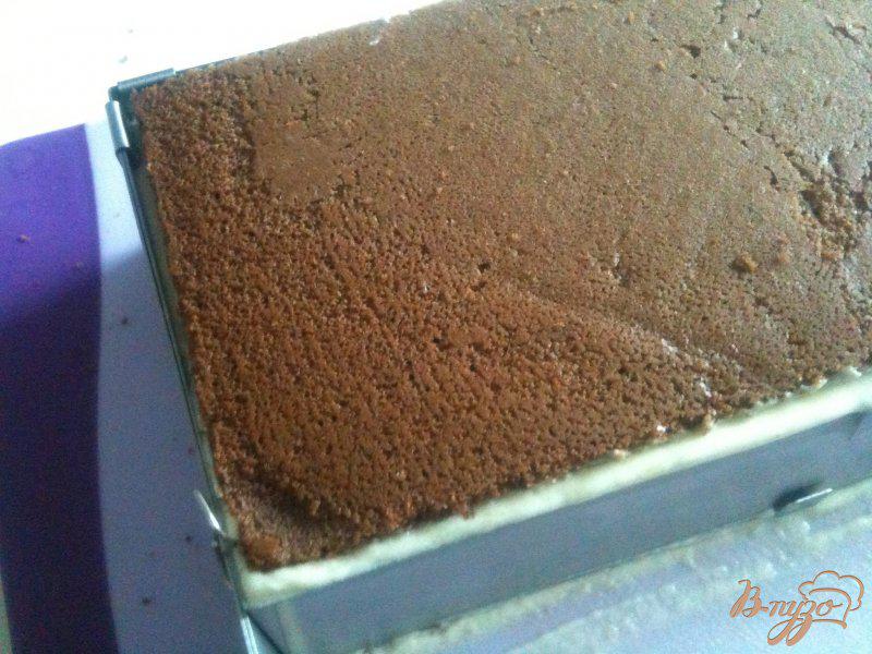 Фото приготовление рецепта: Шоколадные пирожные с начинкой из манго шаг №8