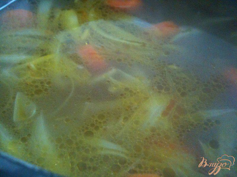 Фото приготовление рецепта: Фасолевый суп-пюре  с копчеными сосисками шаг №3