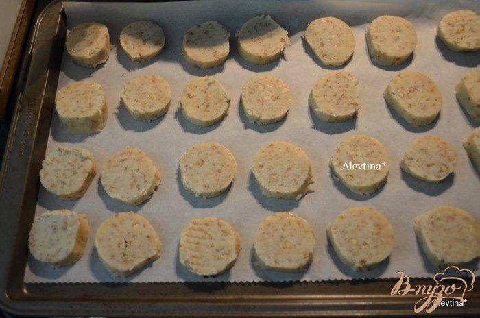Фото приготовление рецепта: Ореховое печенье на сливочном сыре шаг №4