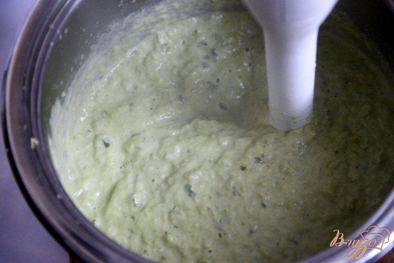 Фото приготовление рецепта: Лосось на  пюре из зелёного горошка и мяты шаг №6