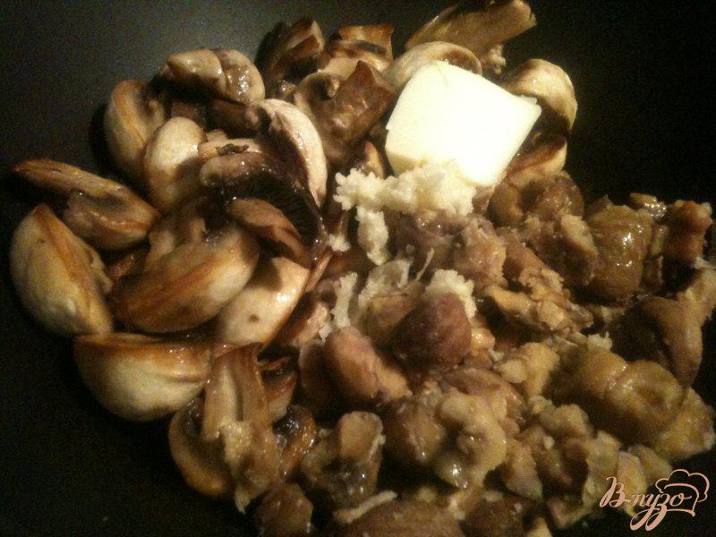 Фото приготовление рецепта: Жареные грибы с каштанами (гарнир) шаг №2