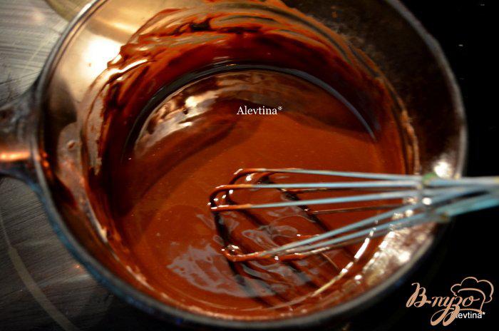 Фото приготовление рецепта: Быстрый шоколадный торт шаг №5