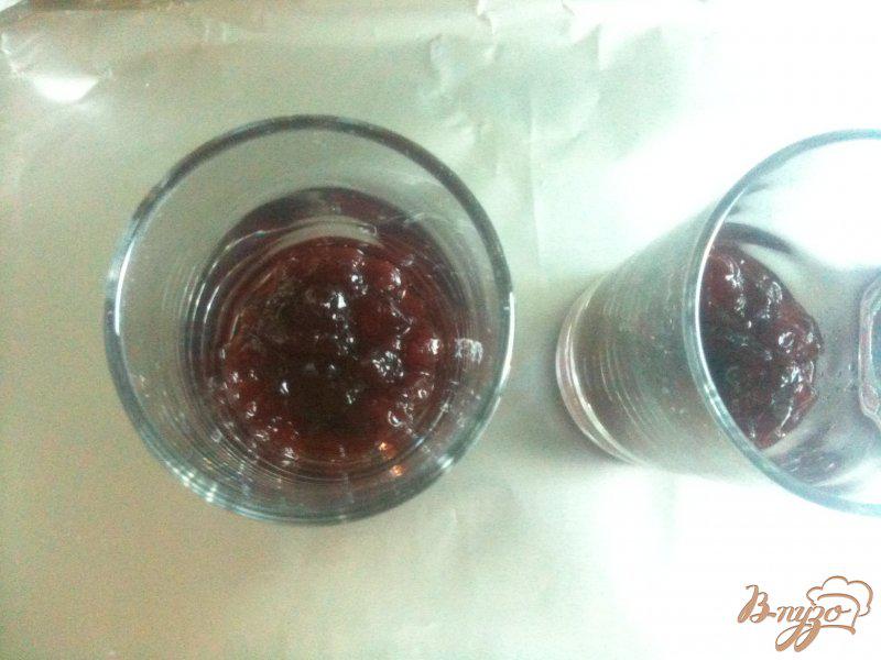 Фото приготовление рецепта: Флан из фуа гра с брусничным вареньем шаг №2