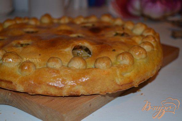 Фото приготовление рецепта: Пирог с копченой курятиной, имбирем и ананасом шаг №9