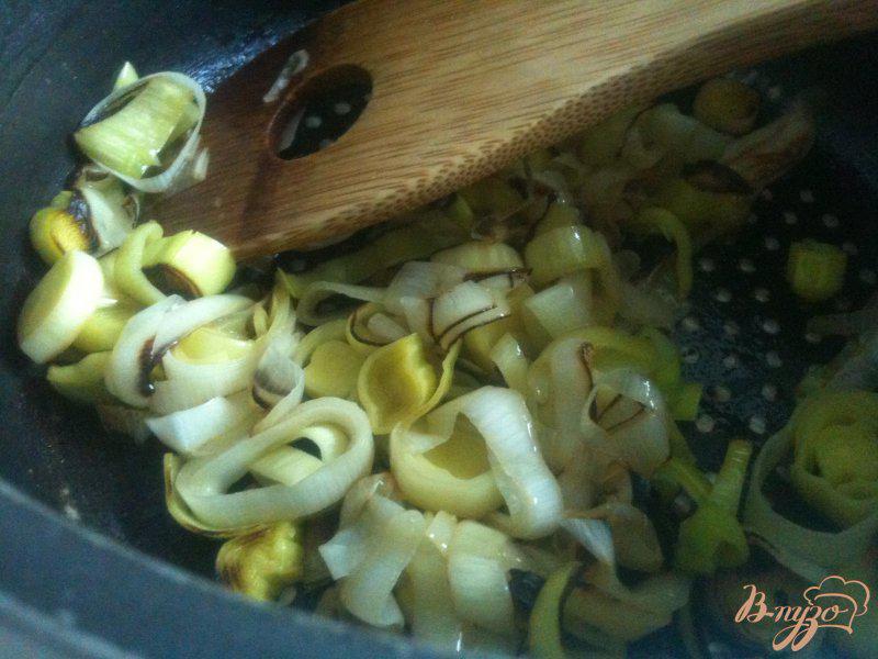 Фото приготовление рецепта: Суп-пюре из корневого сельдерея с сыром шаг №1