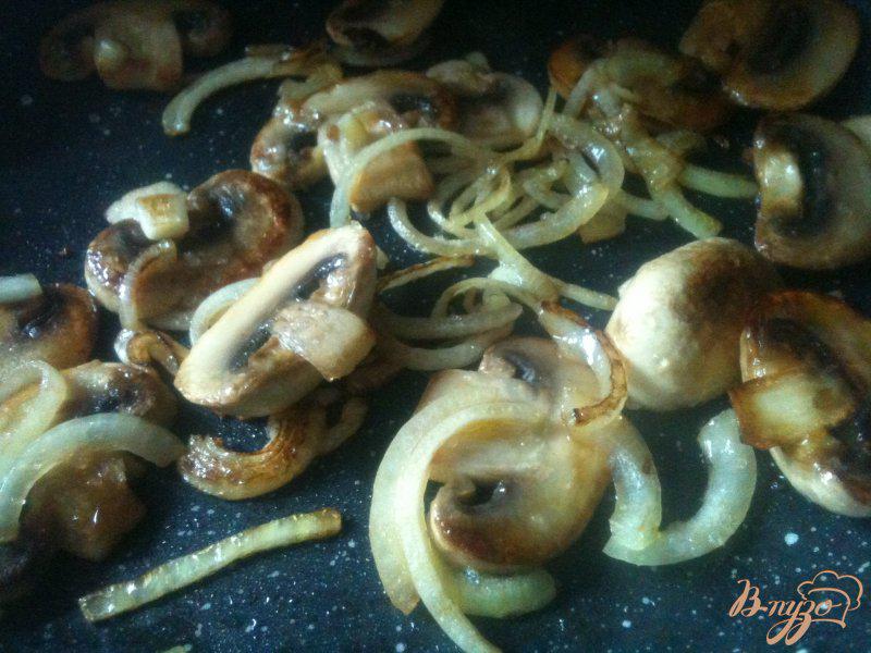 Фото приготовление рецепта: Картофельные лодочки с грибами и ветчиной шаг №3