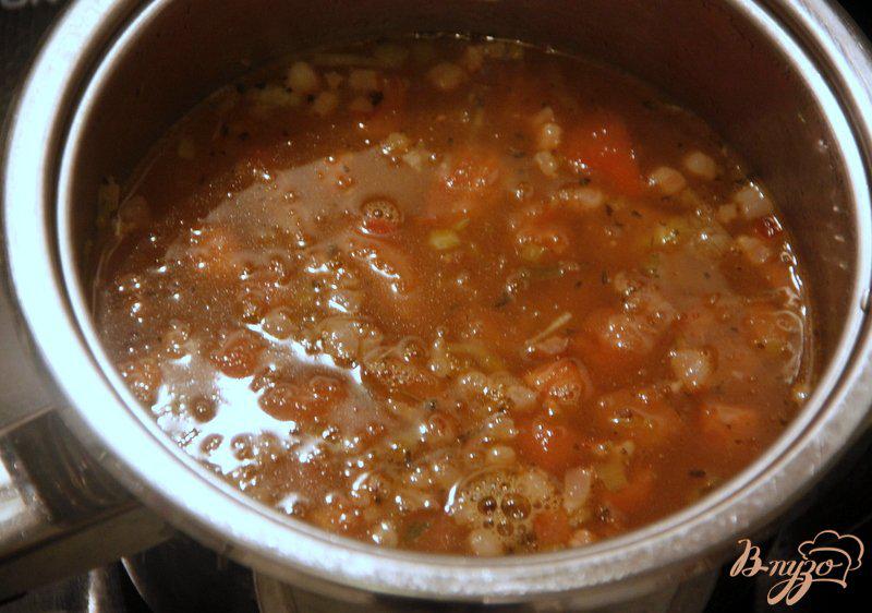 Фото приготовление рецепта: Суп с чечевицей и шпинатом по мотивам  от Джейми Оливера шаг №3