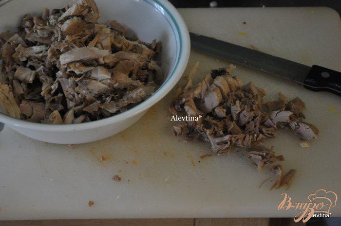 Фото приготовление рецепта: Салат с цыпленком  и перцем шаг №1