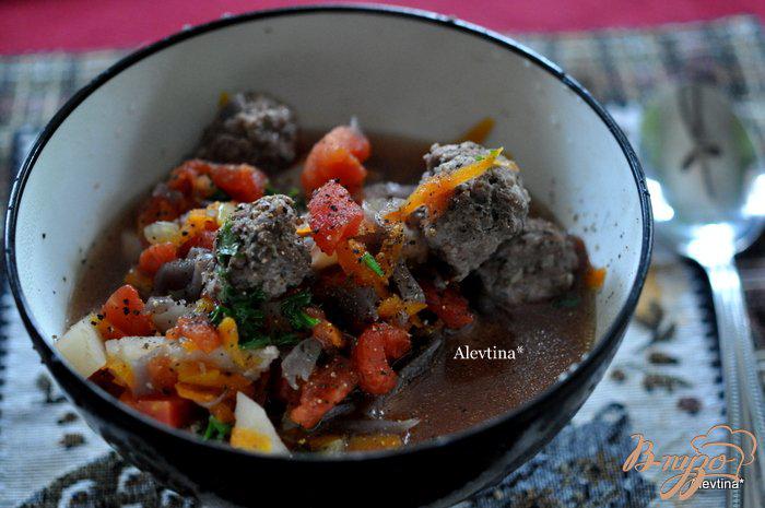 Фото приготовление рецепта: Суп с фрикадельками из говядины шаг №4