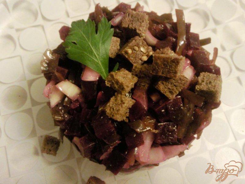 Фото приготовление рецепта: Салат из морской капусты и свеклы шаг №5