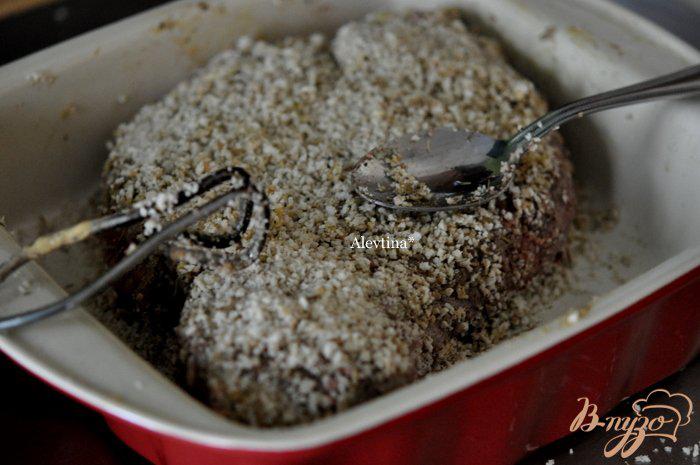 Фото приготовление рецепта: Говядина в панко крошке с чесночным вкусом шаг №3