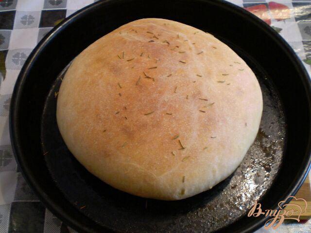 Фото приготовление рецепта: Хлеб с розмарином и оливковым маслом шаг №7