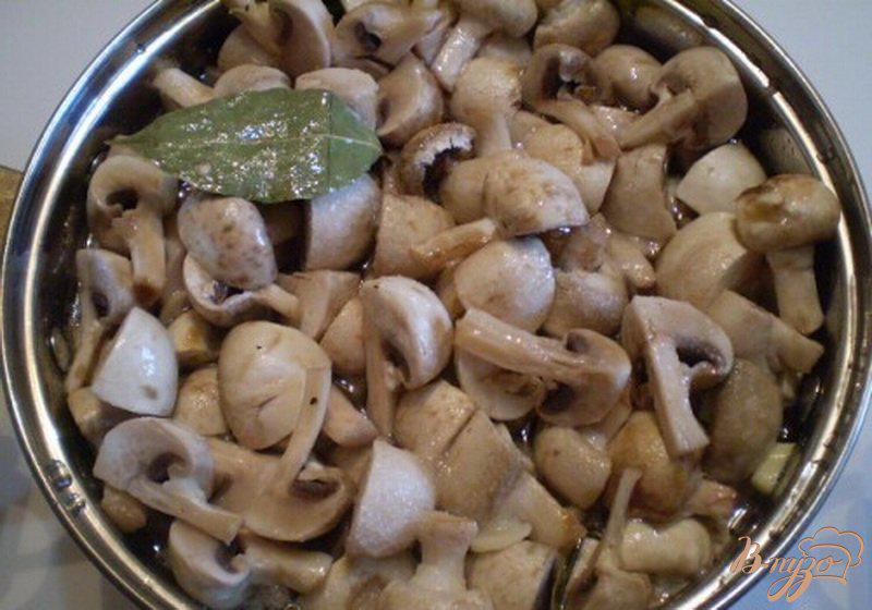 Фото приготовление рецепта: Маринованные грибы шаг №3