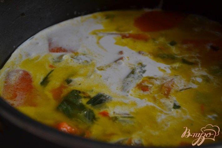 Фото приготовление рецепта: Тыквенный суп-пюре на кокосовом молоке шаг №4