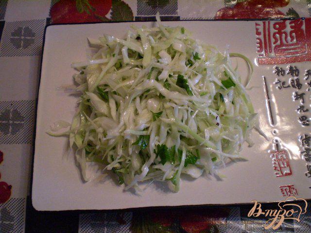 Фото приготовление рецепта: Легкий овощной салат с кукурузой и перепелиными яйцами шаг №3