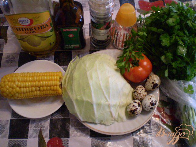 Фото приготовление рецепта: Легкий овощной салат с кукурузой и перепелиными яйцами шаг №1