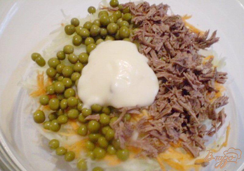 Фото приготовление рецепта: Салат из капусты брокколи и говядины. шаг №3