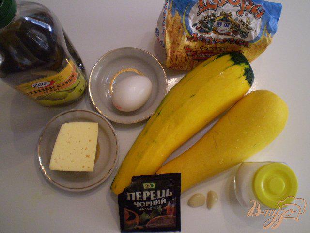 Фото приготовление рецепта: Кабачковые оладьи с сыром шаг №1