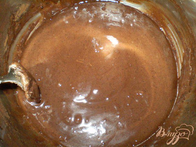 Фото приготовление рецепта: Пирог шоколадно-морковный шаг №7