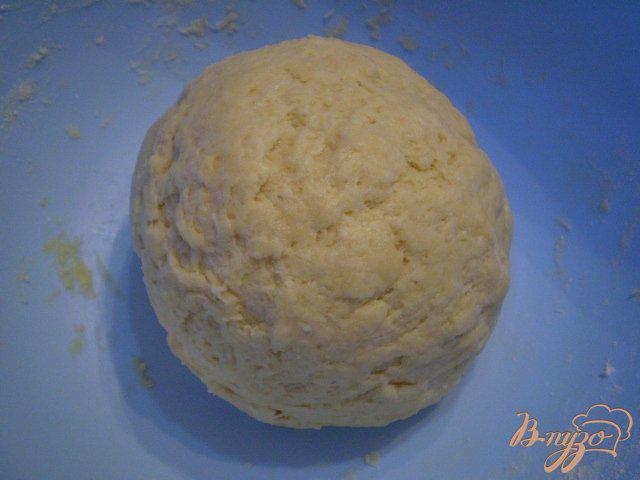 Фото приготовление рецепта: Песочный пирог с грушами шаг №2