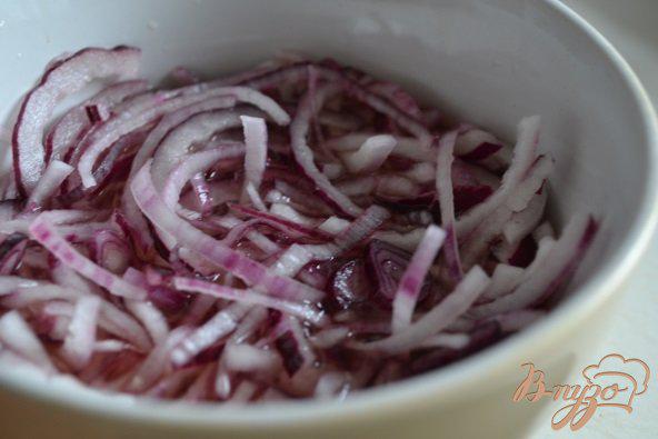 Фото приготовление рецепта: Салат с томатами и тунцом шаг №1