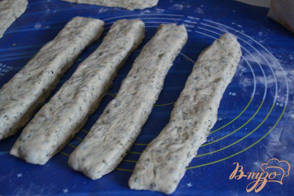 Фото приготовление рецепта: Хлеб с семечками и кинзой (для сендвичей) шаг №4