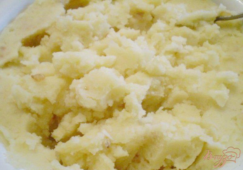 Фото приготовление рецепта: Вареники картофельные с луком шаг №2