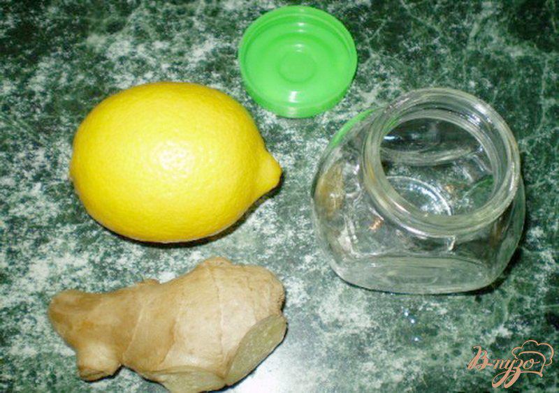 Фото приготовление рецепта: Имбирь с лимоном и медом к чаю шаг №1