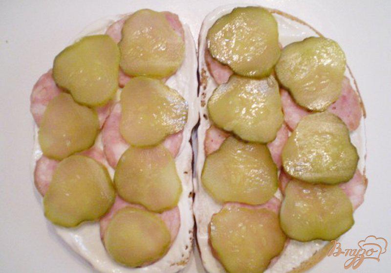 Фото приготовление рецепта: Запеченный бутерброд шаг №3