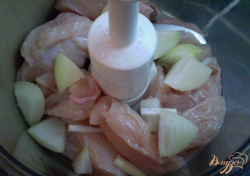 Фото приготовление рецепта: Гречневый суп с мясными шариками шаг №2