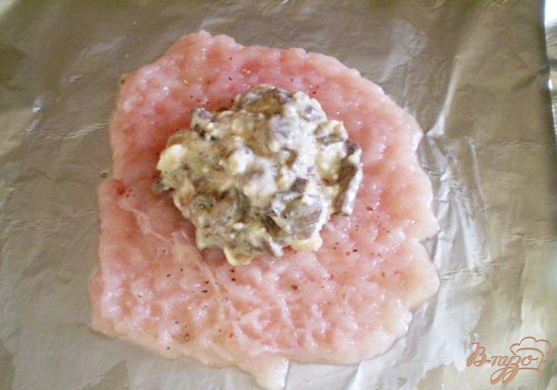 Фото приготовление рецепта: Мешочки мясные с грибами шаг №5