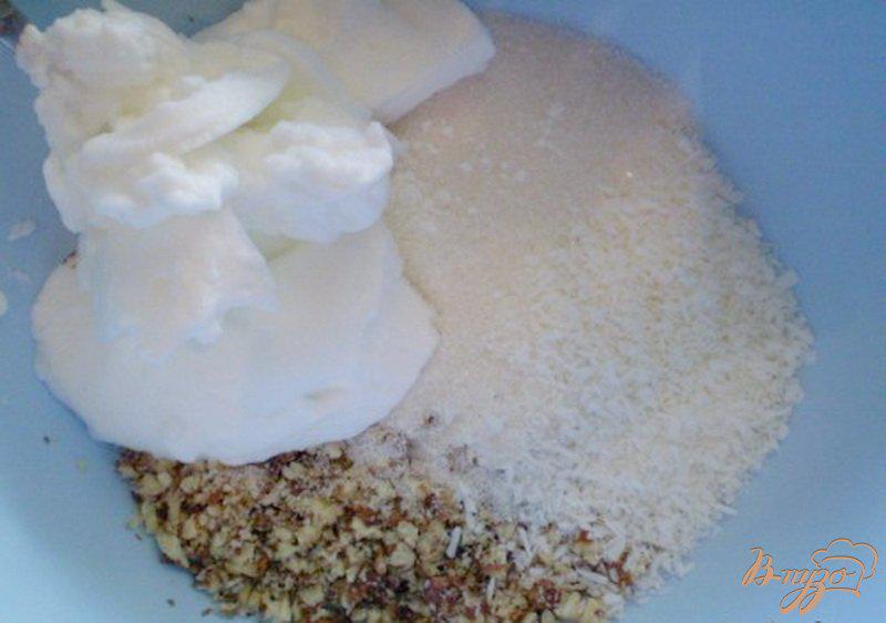Фото приготовление рецепта: Ореховое печенье с кокосом шаг №2