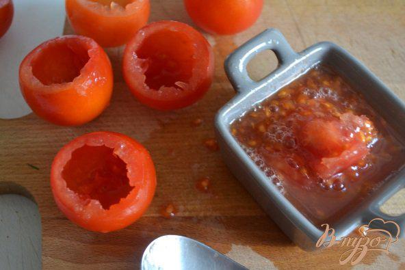 Фото приготовление рецепта: Закуска из томатов с сыром шаг №2