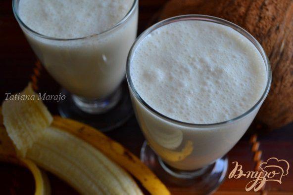 Фото приготовление рецепта: Смузи с бананом на кокосовом молоке шаг №3
