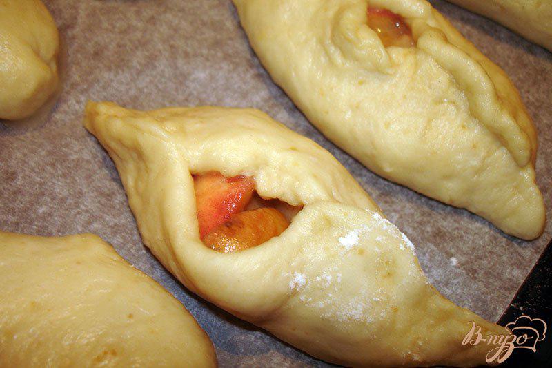 Фото приготовление рецепта: Пирожки с персиком шаг №5