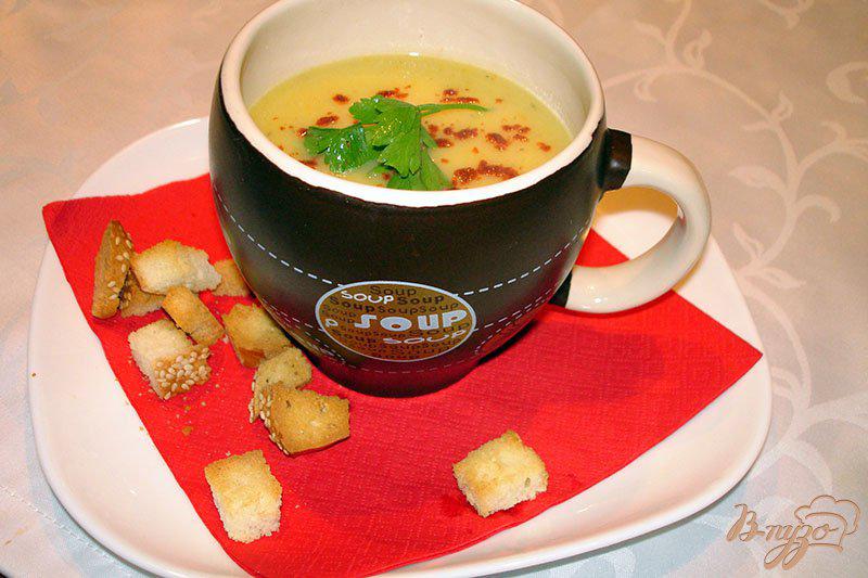 Фото приготовление рецепта: Суп из кабачков с гренками шаг №8