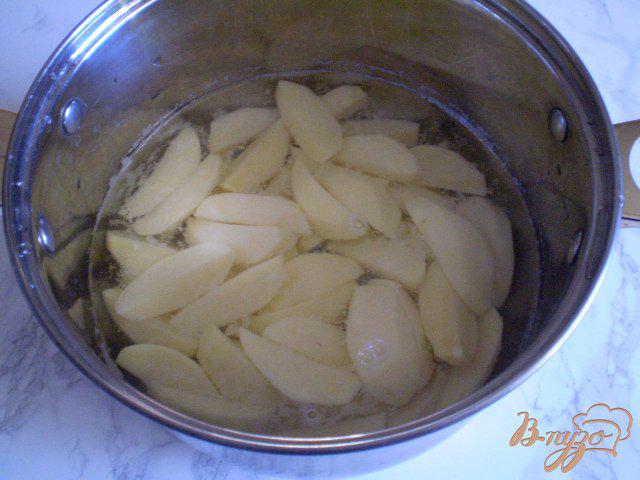 Фото приготовление рецепта: Пикантный картофель шаг №2