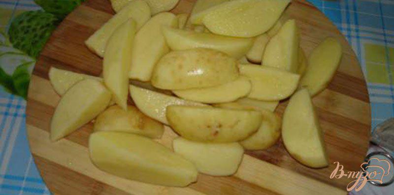 Фото приготовление рецепта: Картофель со специями и свежими травами шаг №1