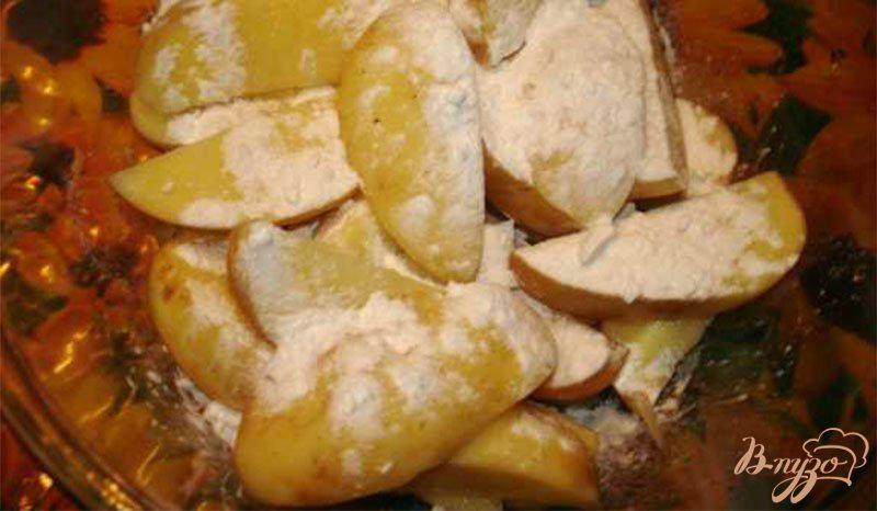 Фото приготовление рецепта: Молодой картофель с курицей, беконом и соленым арахисом шаг №2