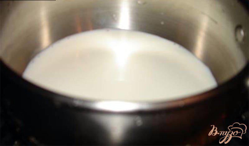 Фото приготовление рецепта: Белый горячий шоколад шаг №1
