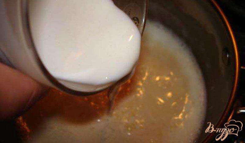 Фото приготовление рецепта: Белый горячий шоколад шаг №3